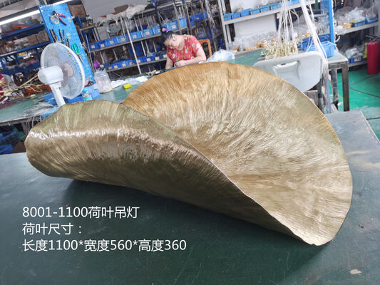 होम डेकोर आधुनिक कॉपर लोटस लीफ झूमर लक्जरी डिजाइनर आर्ट लाइट रेस्तरां कपड़ों की दुकान के लिए लटकन रोशनी